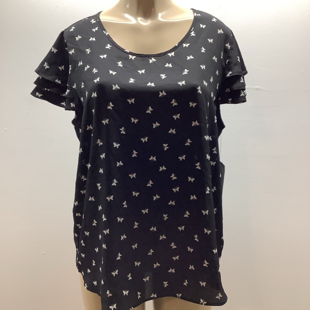 Sweet Rain Size 2X Black and White Butterfly Print Blouse. New With Tags